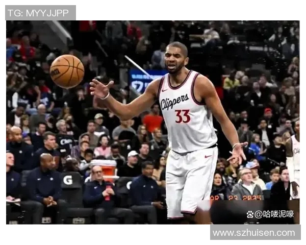 季后赛激战快船与灰熊第六场较量精彩回顾与赛后分析