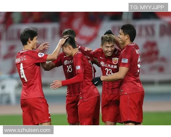 悉尼与上海上港激战正酣比分悬念迭起球迷期待精彩瞬间