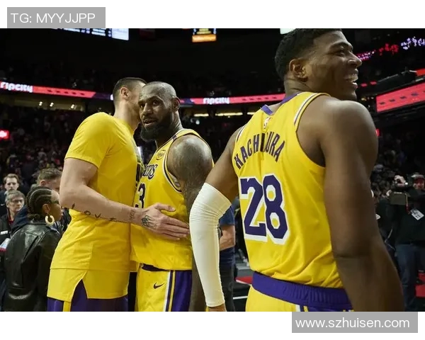 湖人对阵太阳精彩比赛视频回顾与精彩瞬间分析