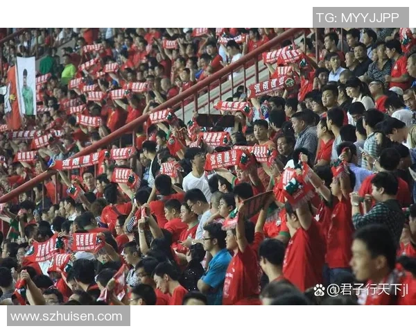 武汉足球队迎战上海队激烈对决引发球迷热情期待