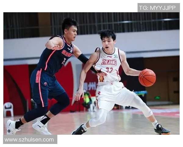 火箭与小牛激战22日NBA赛场精彩对决引发球迷热议