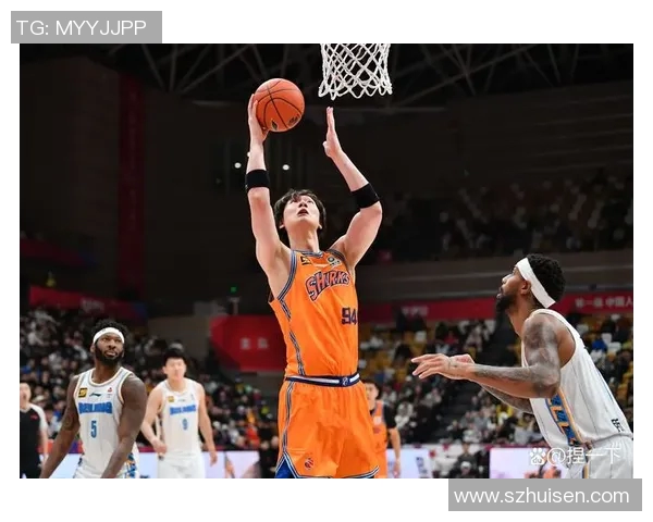 2015年CBA季后赛北京队与上海队激战回顾与精彩瞬间分析